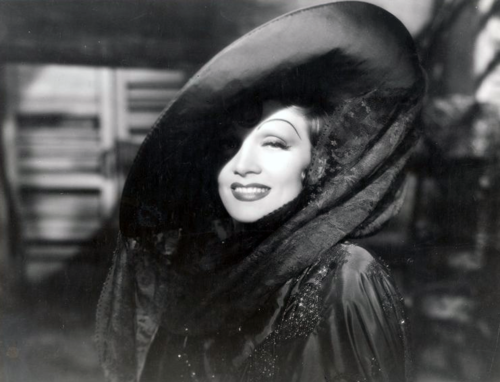 Marlene Dietrich in Devil is a woman 1935
