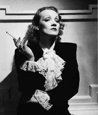 Marlene Dietrich Pussybow Blouse